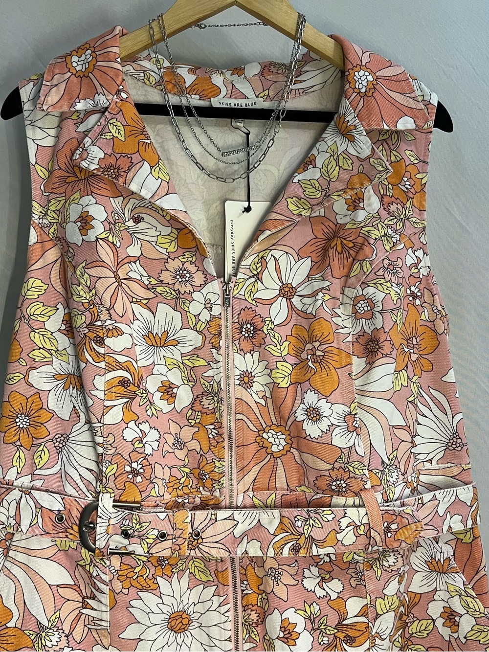 Skies Are Blue Peach & White Floral Zip-Front Sleeveless Jumpsuit - Picture 3 of 7
